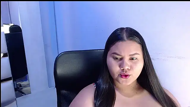 Snapshot of ValenTitis chatting on 10-02-25, 08:34 ValenTitis online show from 10-02-25, 08:34