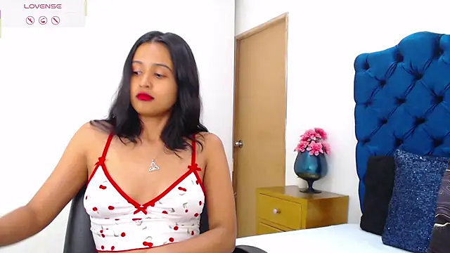 Snapshot of Lili666_ chatting on 05-29-26, 03:45 Lili666 online show from 05-29-26, 03:45