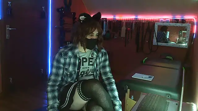 Snapshot of Ginny-the-bdsm-nympho chatting on 07-09-26, 05:01 Ginny-the-bdsm-nympho online show from 07-09-26, 05:01