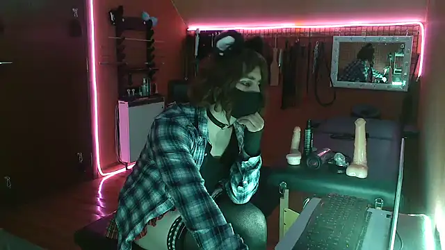 Ginny-the-bdsm-nympho online show from 03-09-25, 06:00