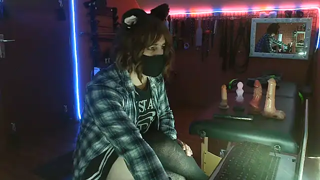 Snapshot of Ginny-the-bdsm-nympho chatting on 05-28-26, 04:24 Ginny-the-bdsm-nympho online show from 05-28-26, 04:24