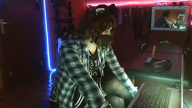 Snapshot of Ginny-the-bdsm-nympho chatting on 05-14-26, 05:32 Ginny-the-bdsm-nympho online show from 05-14-26, 05:32