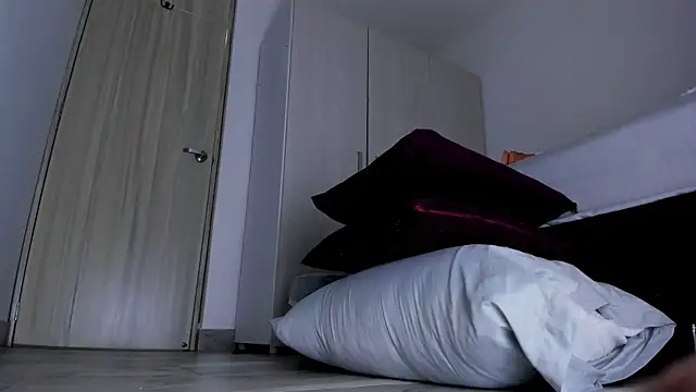 Snapshot of Skarleth69 chatting on 11-11-25, 01:11 Skarleth69 online show from 11-11-25, 01:11