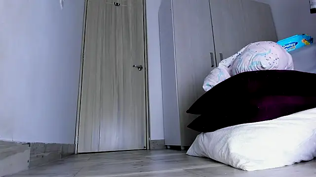 Snapshot of Skarleth69 chatting on 11-04-25, 03:43 Skarleth69 online show from 11-04-25, 03:43