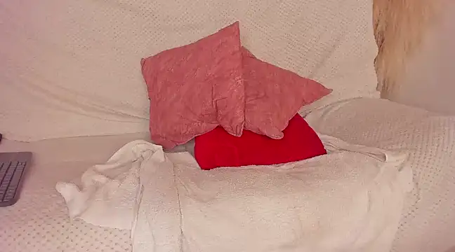 Snapshot of Skarleth69 chatting on 02-26-25, 06:48 Skarleth69 online show from 02-26-25, 06:48