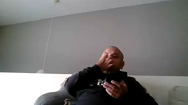 Snapshot of Hammyric786 chatting on 05-24-26, 07:03 Hammyric786 online show from 05-24-26, 07:03