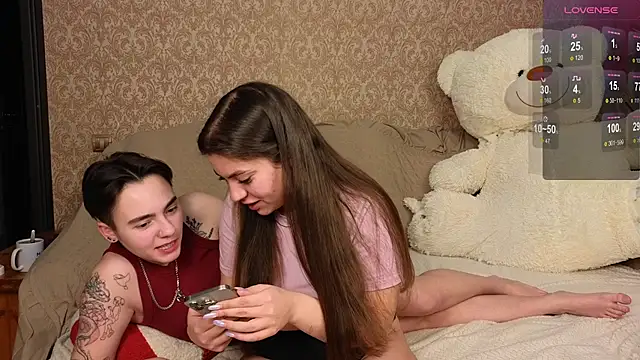 twobabesweet online show from 12-22-25, 06:46