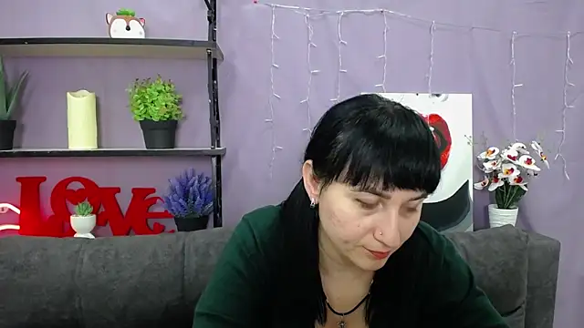 NinaFlawlees online show from 03-13-25, 11:38