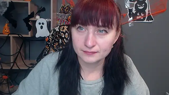 NinaFlawlees online show from 10-20-25, 12:06