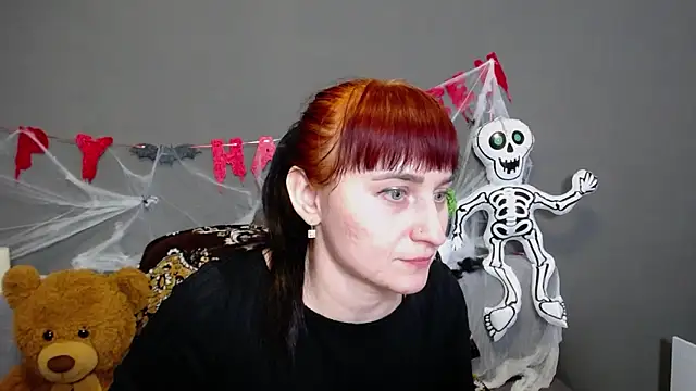 NinaFlawlees online show from 10-28-25, 12:59