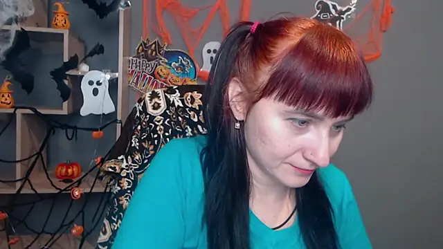 NinaFlawlees online show from 10-26-25, 12:49