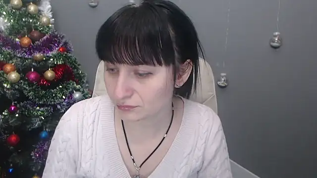 NinaFlawlees online show from 12-19-25, 01:02