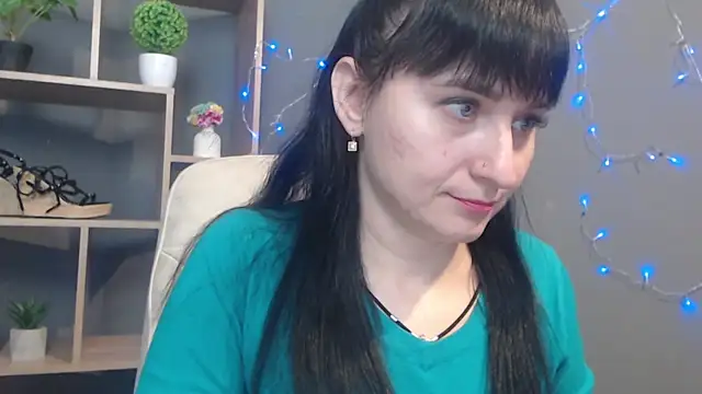 NinaFlawlees online show from 11-22-25, 12:37