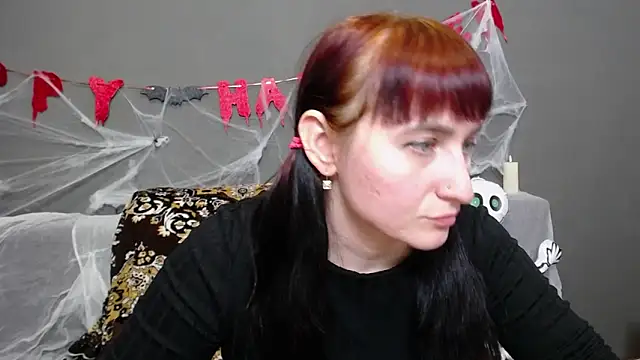 NinaFlawlees online show from 10-22-25, 12:15