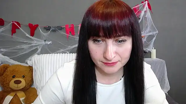 NinaFlawlees online show from 10-18-25, 12:07