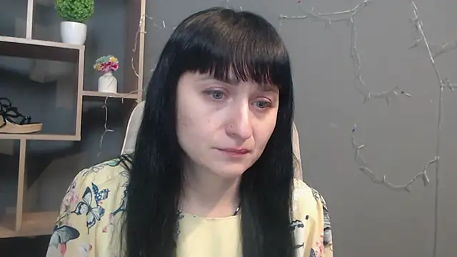 NinaFlawlees online show from 11-29-25, 01:11