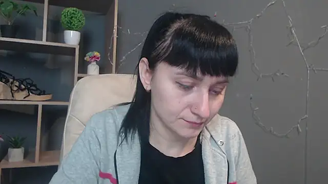 NinaFlawlees online show from 12-01-25, 01:01