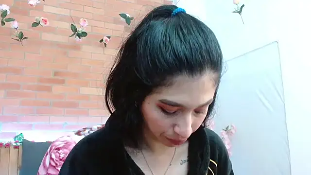 Snapshot of adriscute chatting on 06-21-26, 02:39 adriscute online show from 06-21-26, 02:39