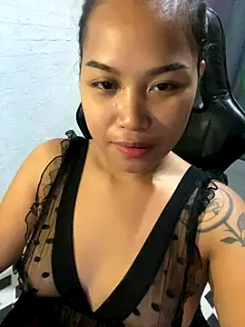 Snapshot of Aalexandrea chatting on 09-16-25, 06:42 Aalexandrea online show from 09-16-25, 06:42