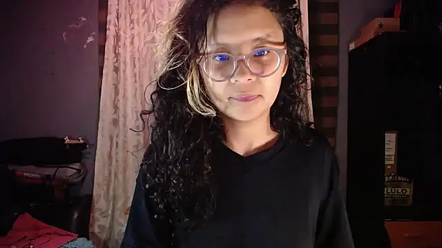 Snapshot of Hathorlove chatting on 03-04-26, 06:43 Hathorlove online show from 03-04-26, 06:43