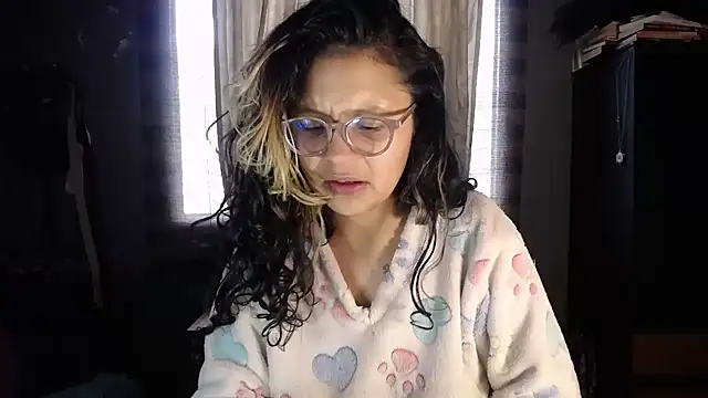 Snapshot of Hathorlove chatting on 02-21-26, 05:26 Hathorlove online show from 02-21-26, 05:26