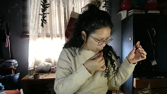 Hathorlove online show from 12-20-25, 07:28