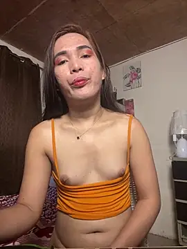Snapshot of Msyensmith chatting on 10-10-25, 01:17 Msyensmith online show from 10-10-25, 01:17