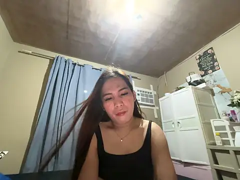 Snapshot of Msyensmith chatting on 06-12-26, 10:13 Msyensmith online show from 06-12-26, 10:13