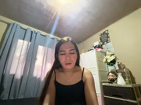 Snapshot of Msyensmith chatting on 06-03-26, 12:33 Msyensmith online show from 06-03-26, 12:33