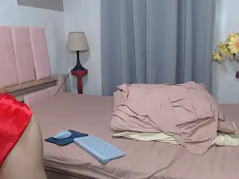 yournewgirldiana online show from 04-11-26, 02:19