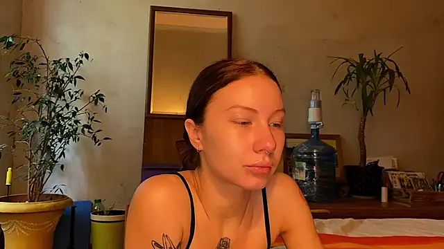 Snapshot of elfess chatting on 10-06-25, 06:58 elfess online show from 10-06-25, 06:58