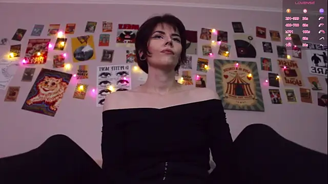Luna Blake online show from 06-21-26, 05:52