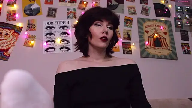 Luna Blake online show from 03-21-26, 01:04