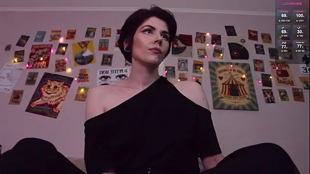 Luna Blake online show from 08-06-26, 12:22