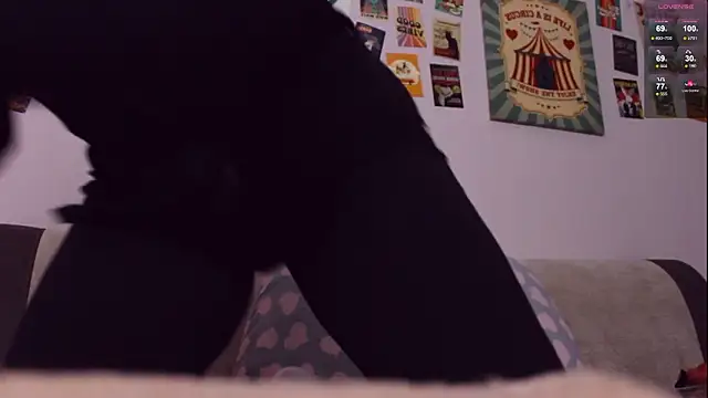 Snapshot of Luna_Blake chatting on 02-21-26, 01:13 Luna Blake online show from 02-21-26, 01:13