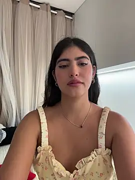 Snapshot of Gaby_zahir_ chatting on 05-19-26, 09:27 Gaby zahir online show from 05-19-26, 09:27