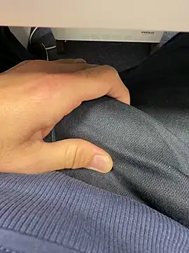 Snapshot of KielerMen chatting on 11-13-25, 02:37 KielerMen online show from 11-13-25, 02:37