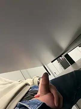 Snapshot of KielerMen chatting on 03-02-26, 02:23 KielerMen online show from 03-02-26, 02:23