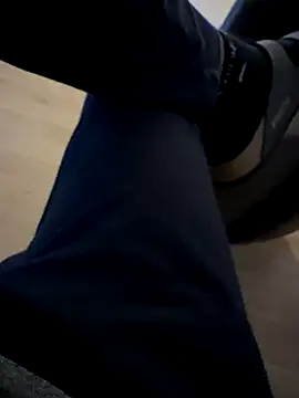 Snapshot of KielerMen chatting on 12-13-25, 08:04 KielerMen online show from 12-13-25, 08:04