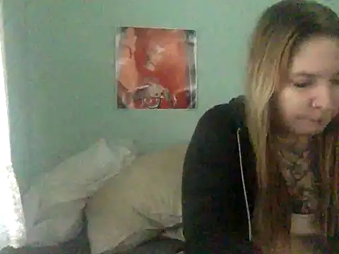 Snapshot of alexabunni chatting on 10-12-25, 03:35 alexabunni online show from 10-12-25, 03:35