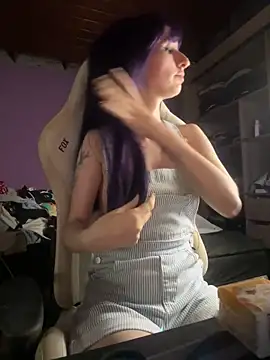 Snapshot of bunnydark00 chatting on 03-11-26, 04:28 bunnydark00 online show from 03-11-26, 04:28