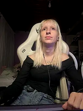 Snapshot of bunnydark00 chatting on 11-07-25, 02:38 bunnydark00 online show from 11-07-25, 02:38