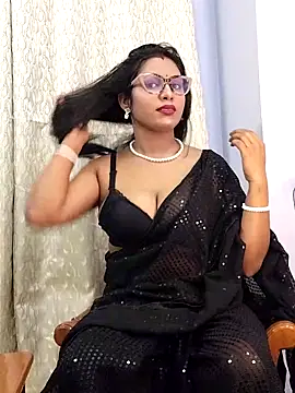 Snapshot of Queen_Dolly chatting on 10-11-25, 05:58 Queen Dolly online show from 10-11-25, 05:58