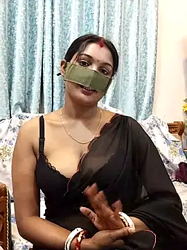 Snapshot of Queen_Dolly chatting on 03-21-25, 05:45 Queen Dolly online show from 03-21-25, 05:45
