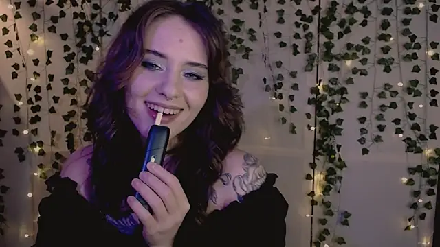 risha laas online show from 12-19-25, 08:11