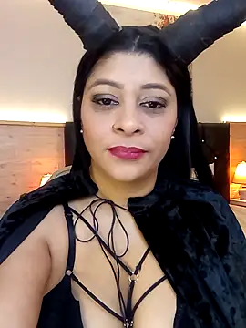 Lashmy111 online show from 10-31-25, 03:47