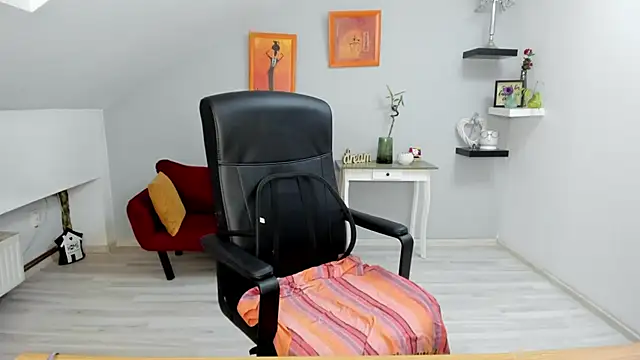 LollaGirl online show from 09-22-25, 03:23