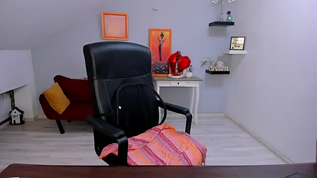 LollaGirl online show from 02-23-26, 04:36