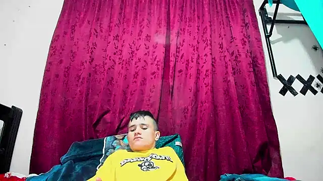 Snapshot of davidlatin66 chatting on 10-08-25, 12:12 davidlatin66 online show from 10-08-25, 12:12