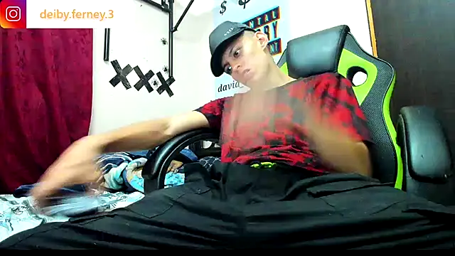 Snapshot of davidlatin66 chatting on 01-28-25, 02:21 davidlatin66 online show from 01-28-25, 02:21